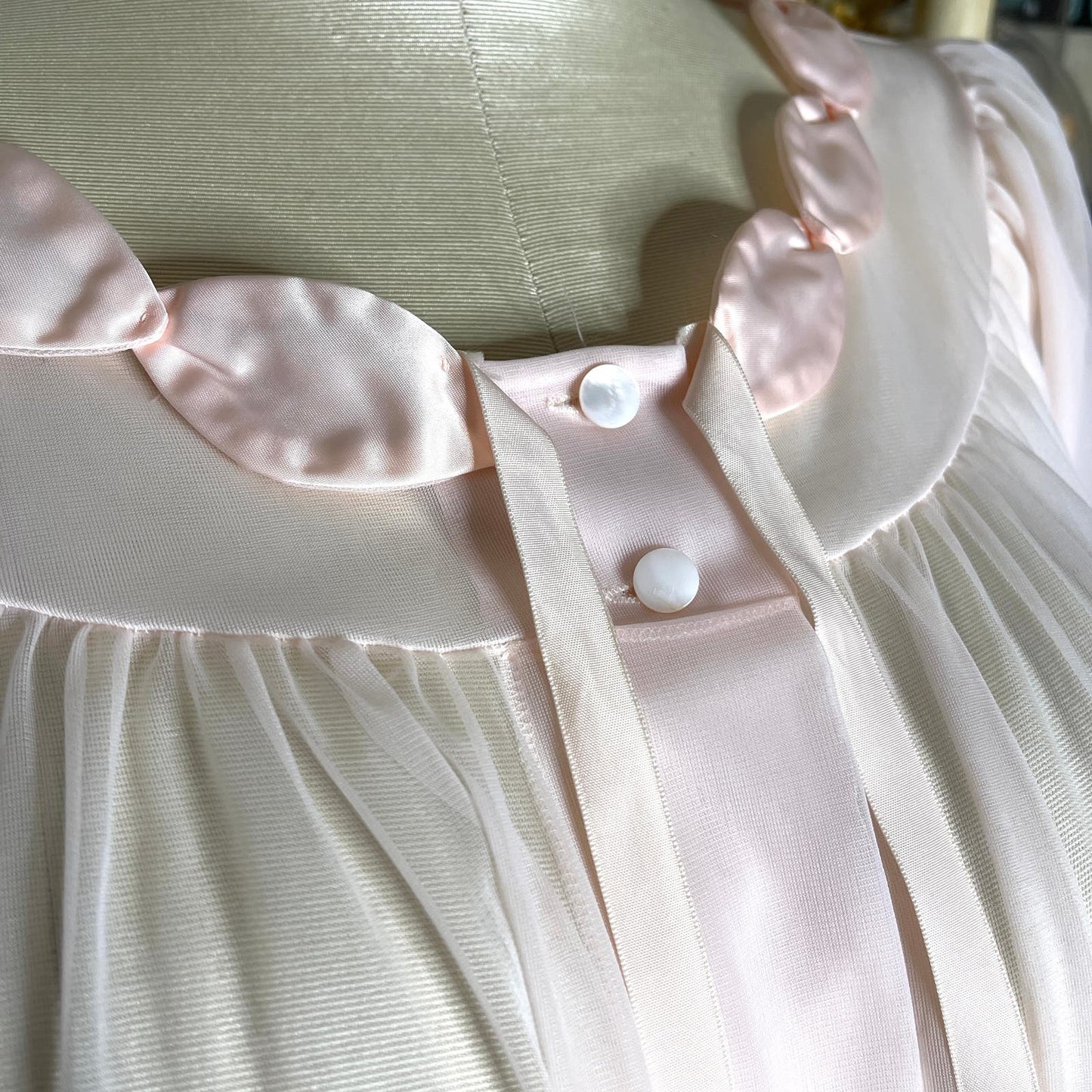 Vintage 60s Pink Chiffon Robe Puff Sleeve Satin Trim by Shadowline Size S