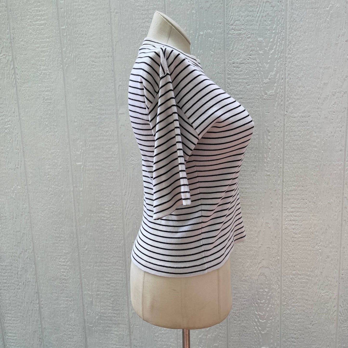 Vintage Y2K Cream Striped Ribbed Knit Top Short Sleeves Classic Prep Gap Size M