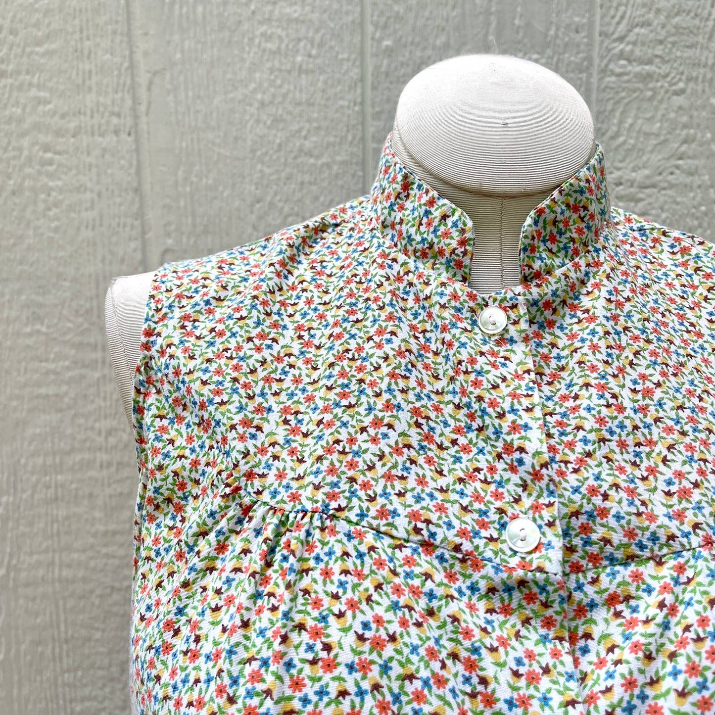 Vintage 70s Floral Cotton Sleeveless Blouse Button Up Top Orange Hippie Size M L