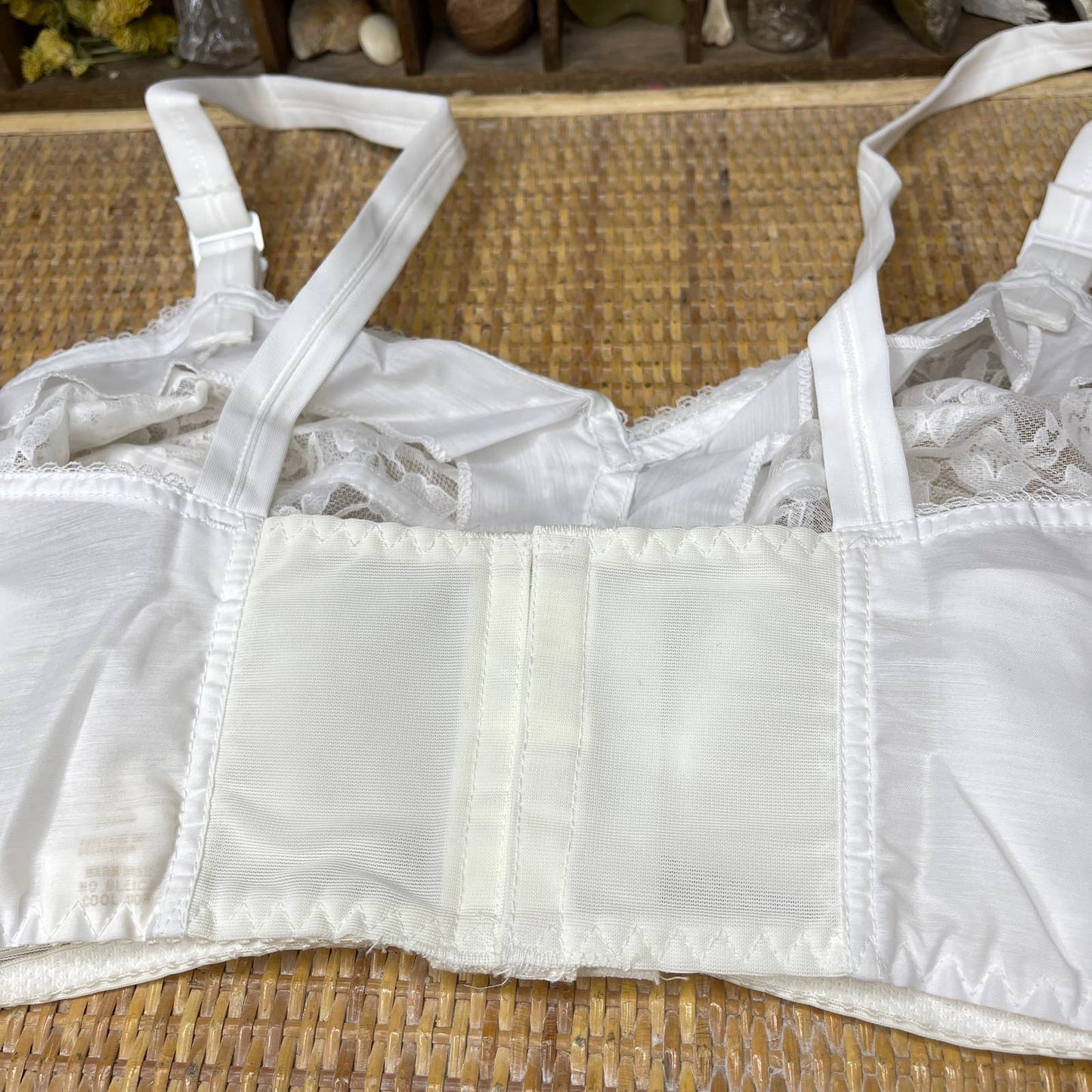 Vintage 60s White Lace Bullet Bra with Embroidered Flower by Figurettes Size 42E