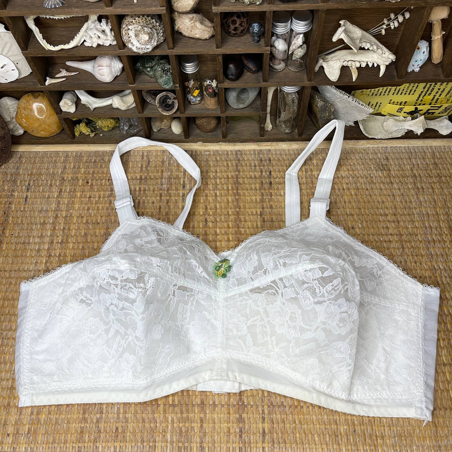 Vintage 60s White Lace Bullet Bra with Embroidered Flower by Figurettes Size 42E