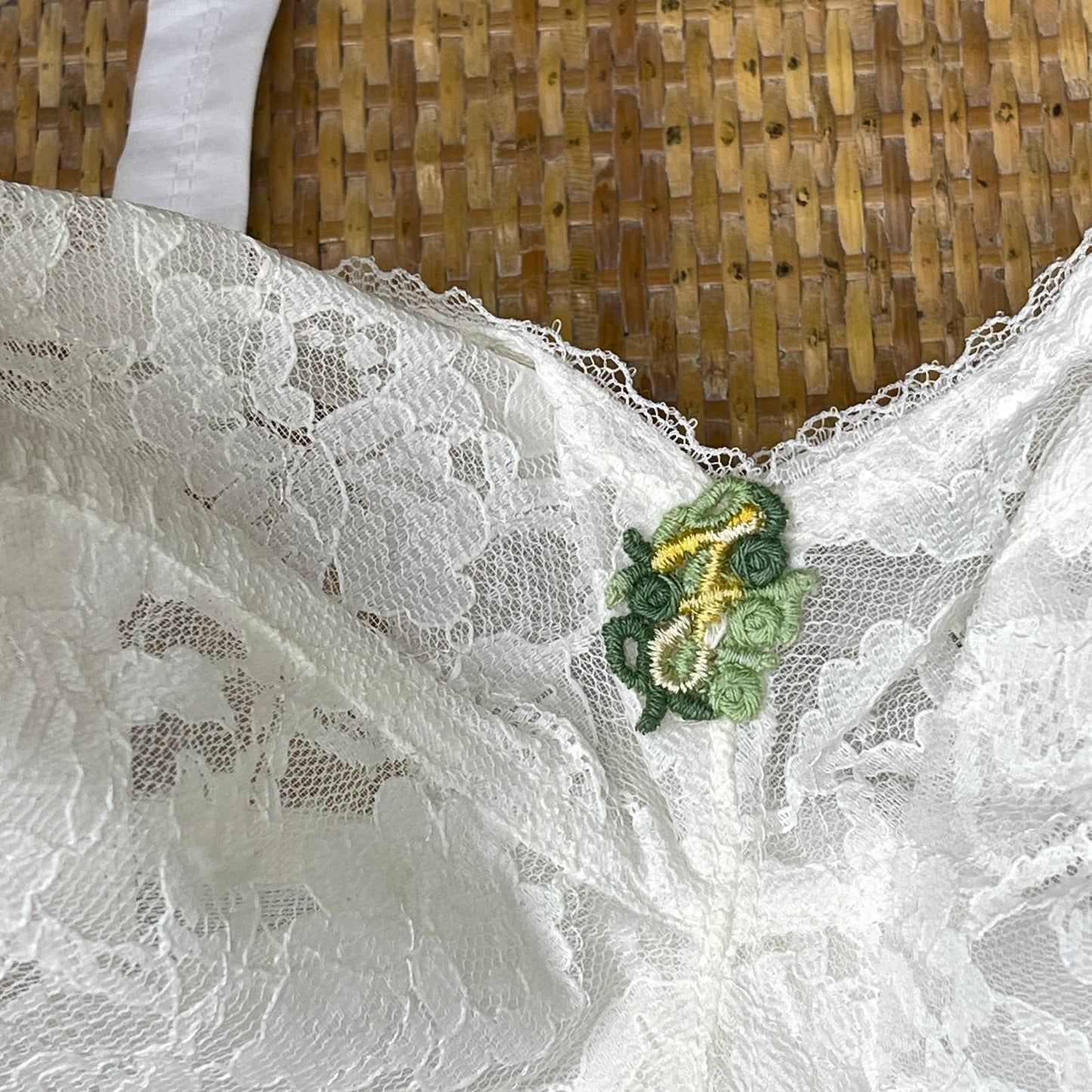 Vintage 60s White Lace Bullet Bra with Embroidered Flower by Figurettes Size 32F