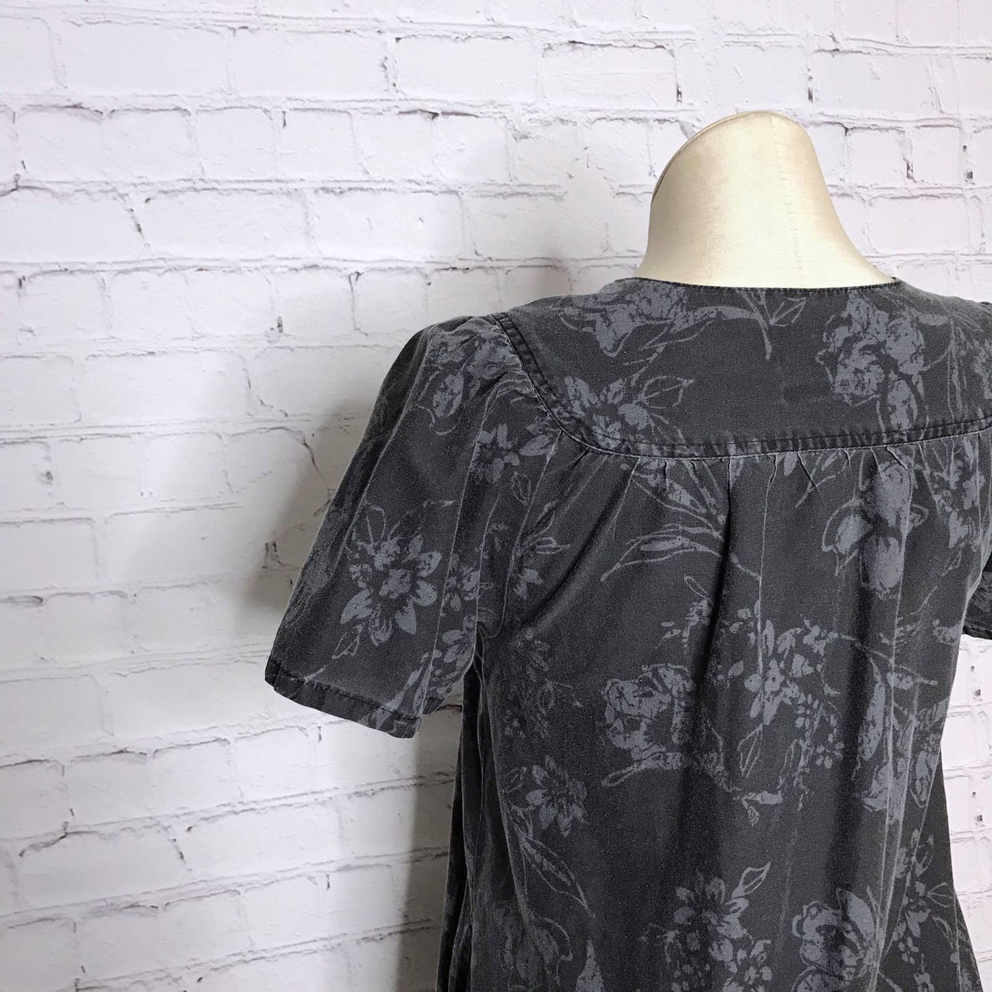 Vintage 80s Black Floral Lounge House Dress Geometric Short Sleeves Size M