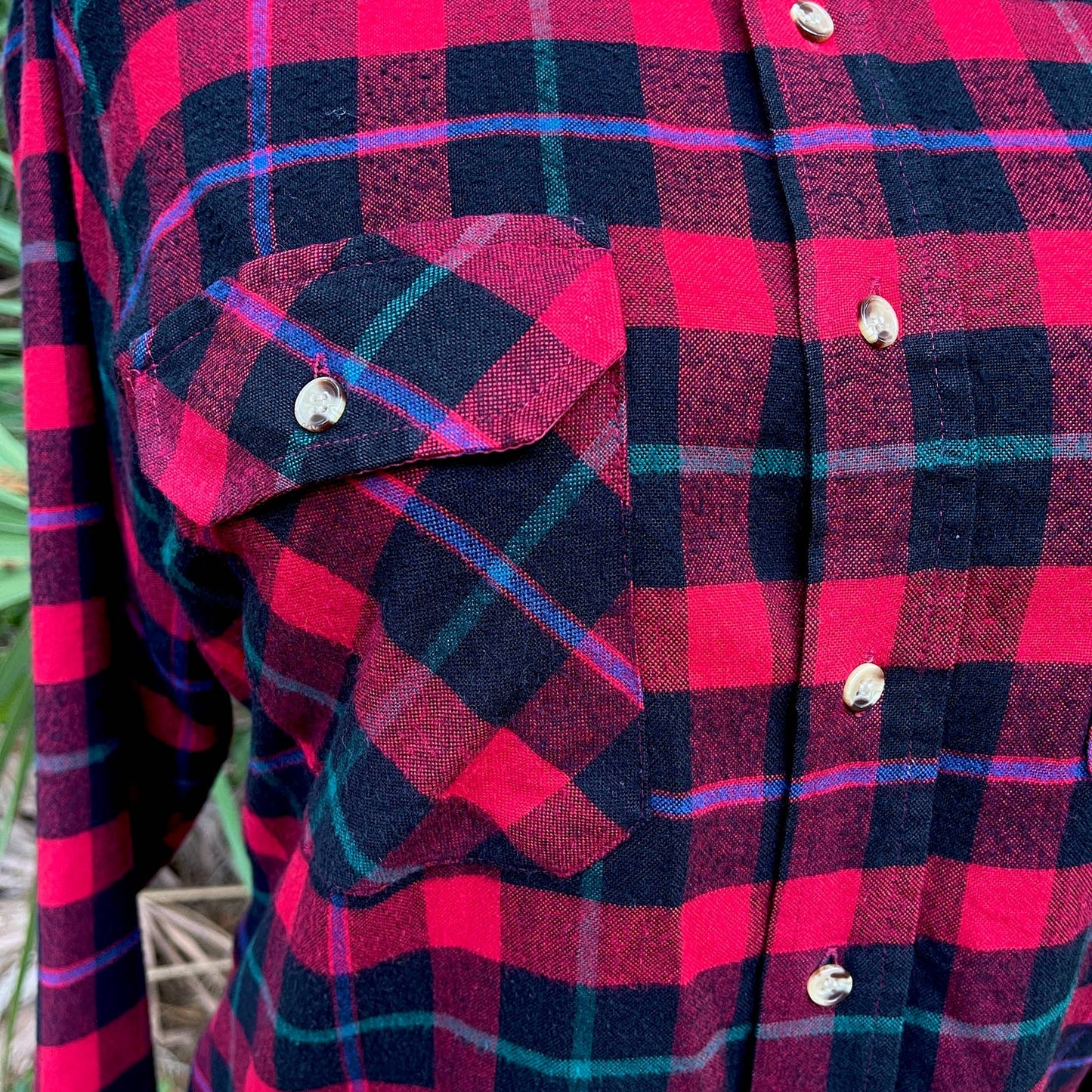 Vintage 90s Plaid Flannel Blue Red Gray Long Sleeves Northwest Territory Size M