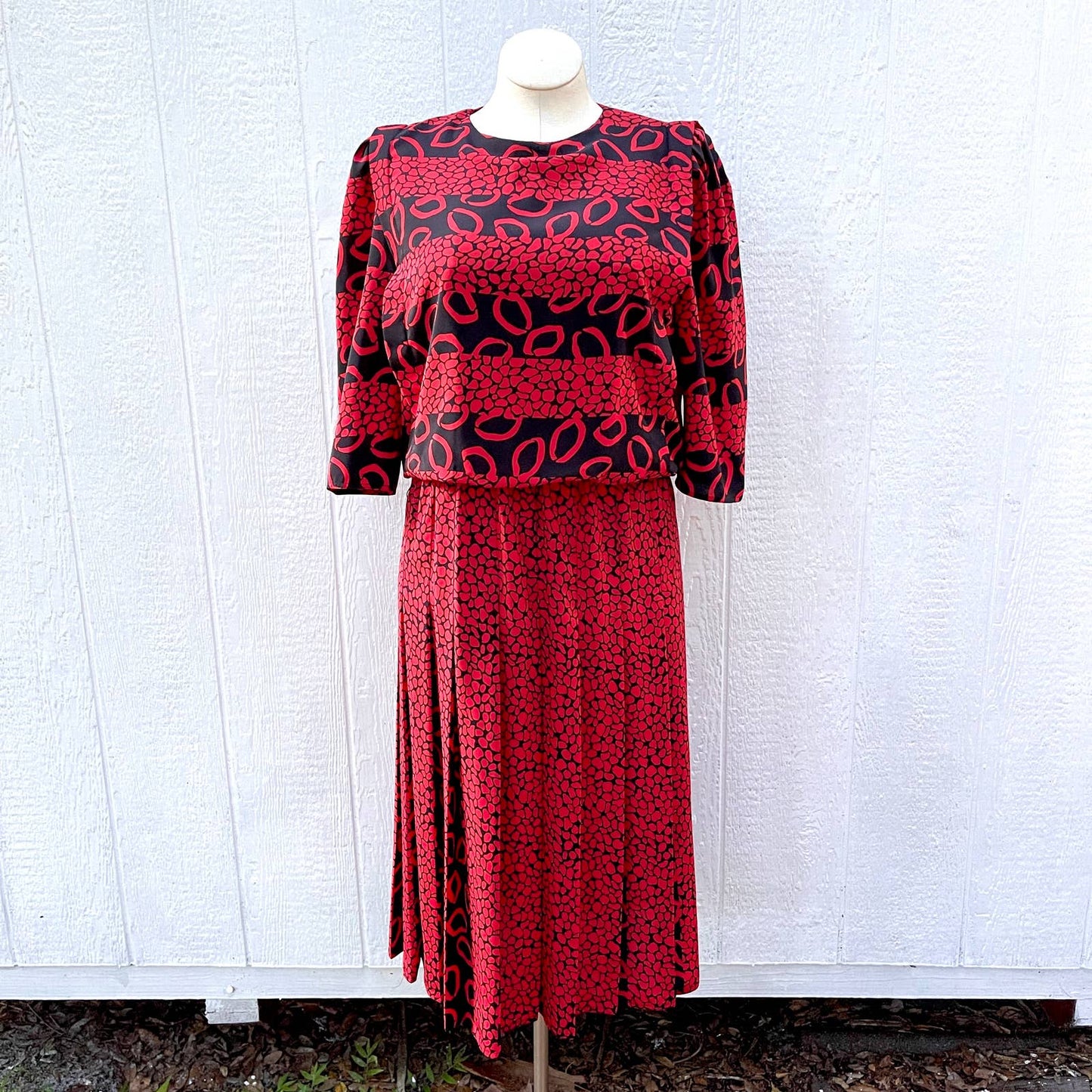 Vintage 90s Red and Black Abstract Midi Dress Half Sleeve Pleated Billy Jack 14