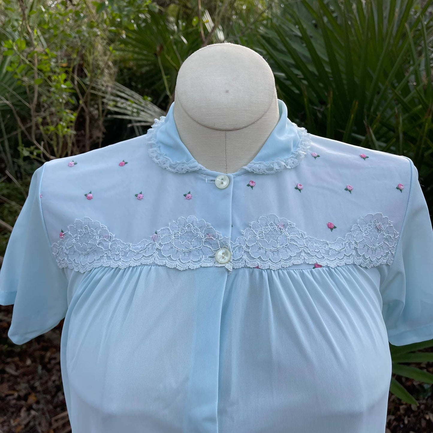 Vintage 80s Blue House Coat Short Sleeve Rose Embroidery Collar Buttons Size S M