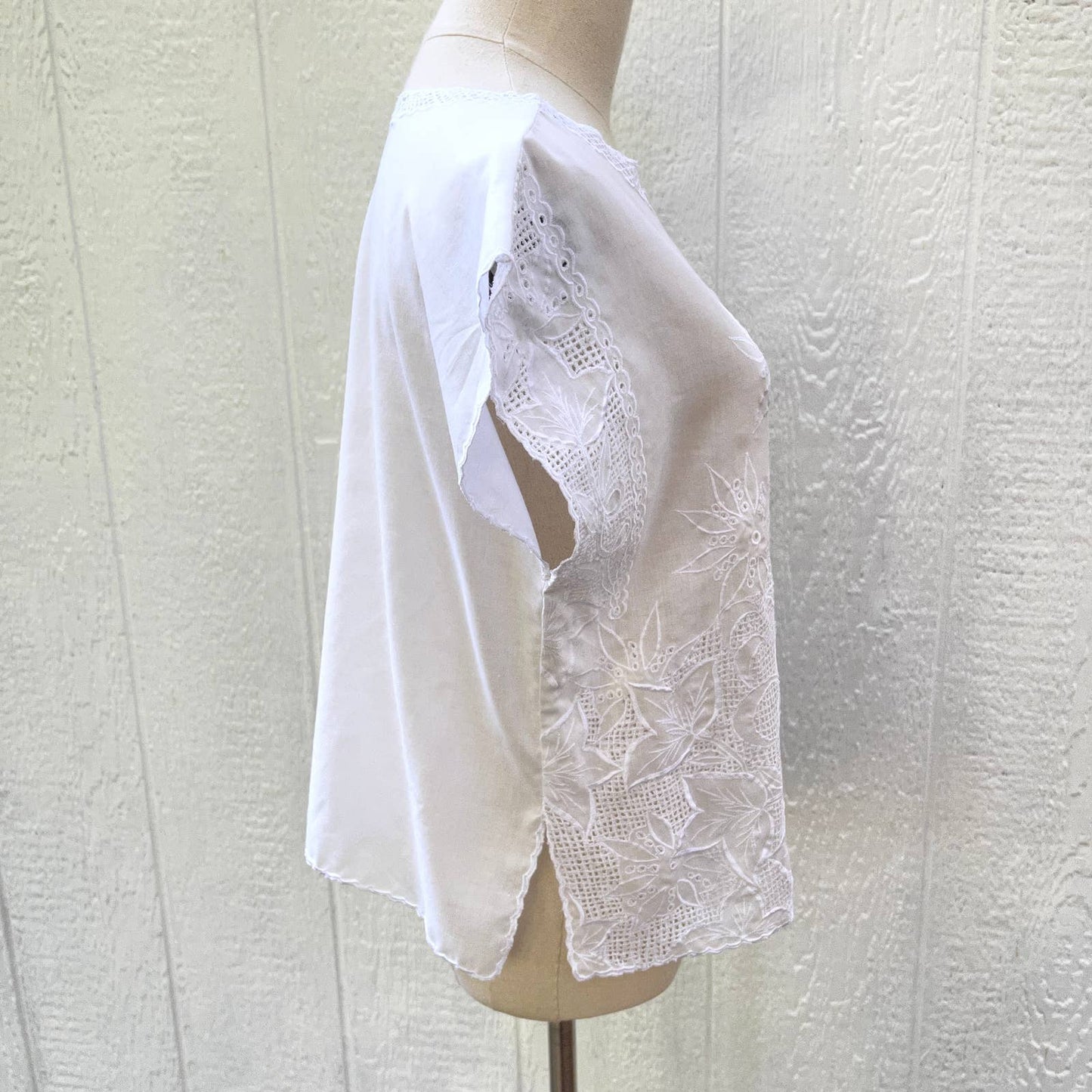 Vintage Handmade White Cotton Blouse Sleeveless Top Embroidered Open Stitch S M