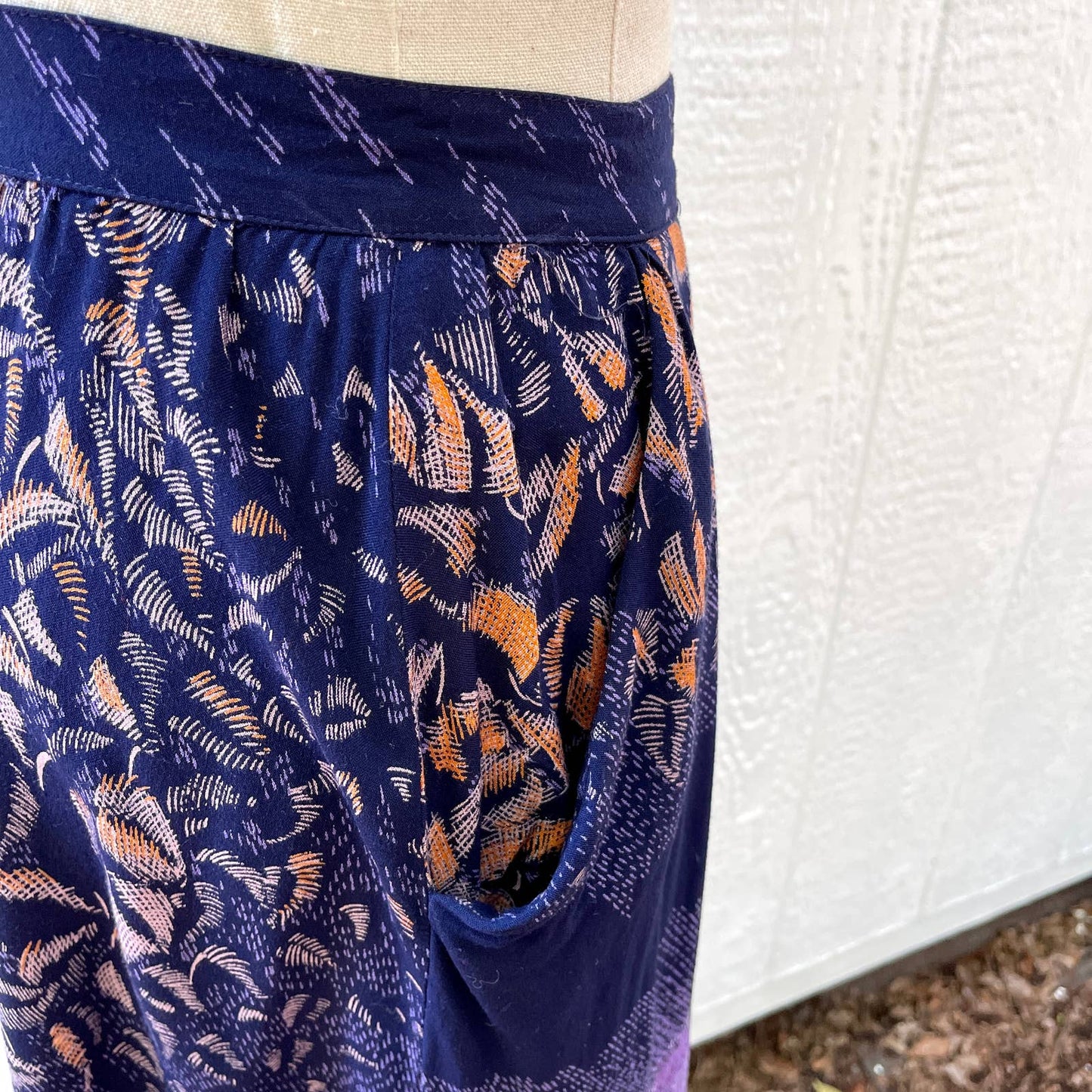 Vintage 70s Dark Blue Midi Skirt Rayon Abstract Floral Pockets Sharon's World S