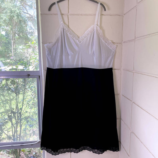 Vintage 70s Black and Gray Slip Dress Nightgown Lace Trim Volup Sarah Smith 50