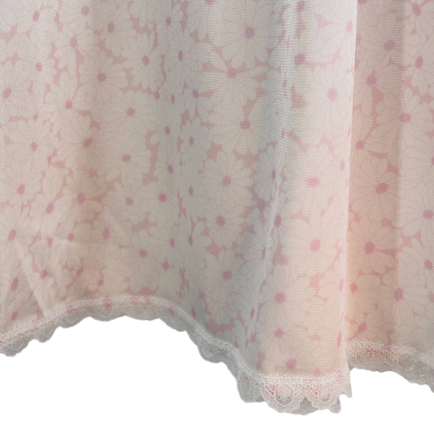 Vintage 80s Pink and White Daisy Print Half Slip Short Lace Trim Warne –  Cicada Moon Vintage