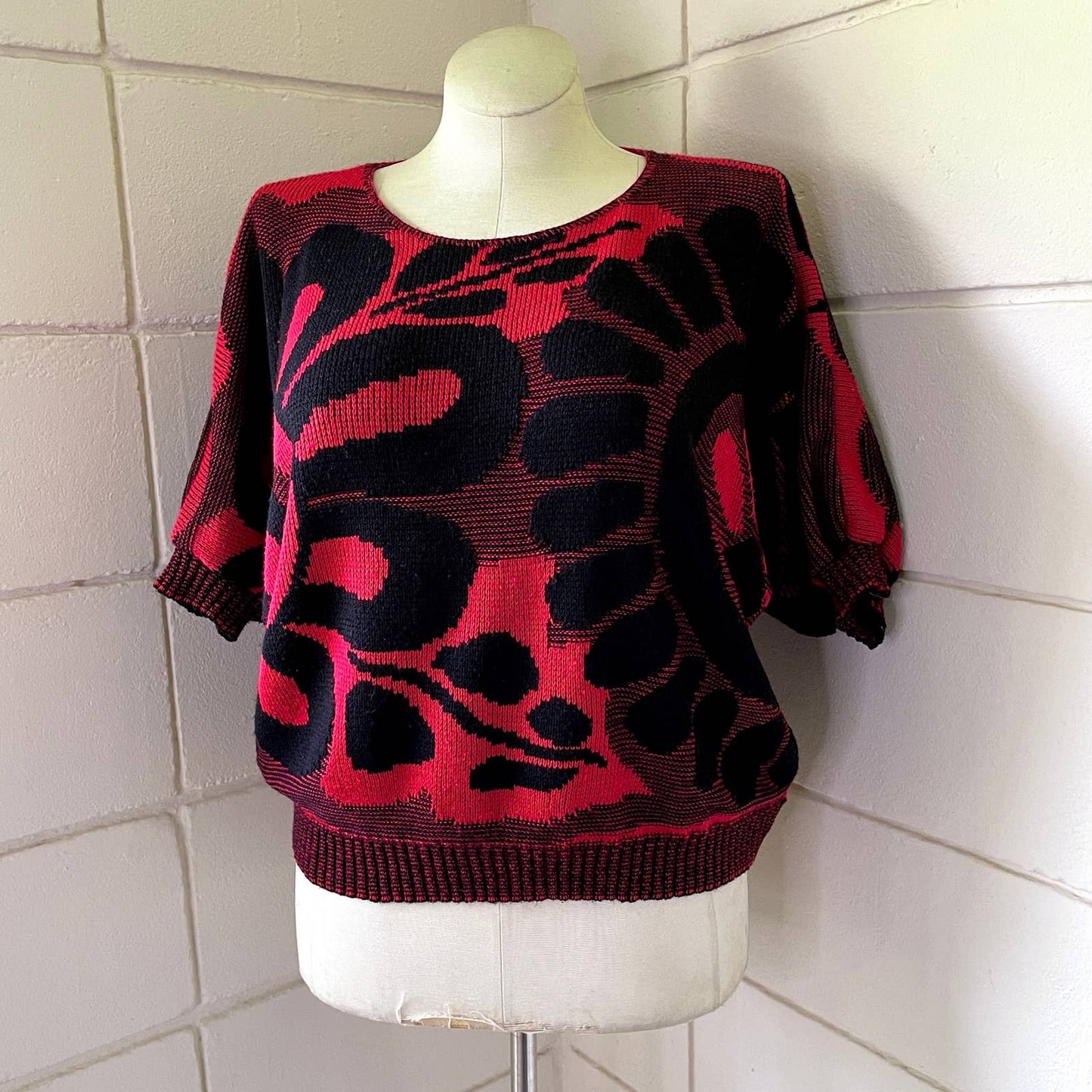 Vintage 80s Black and Red Mod Look Floral Sweater Dolman Short Sleeves Size M L
