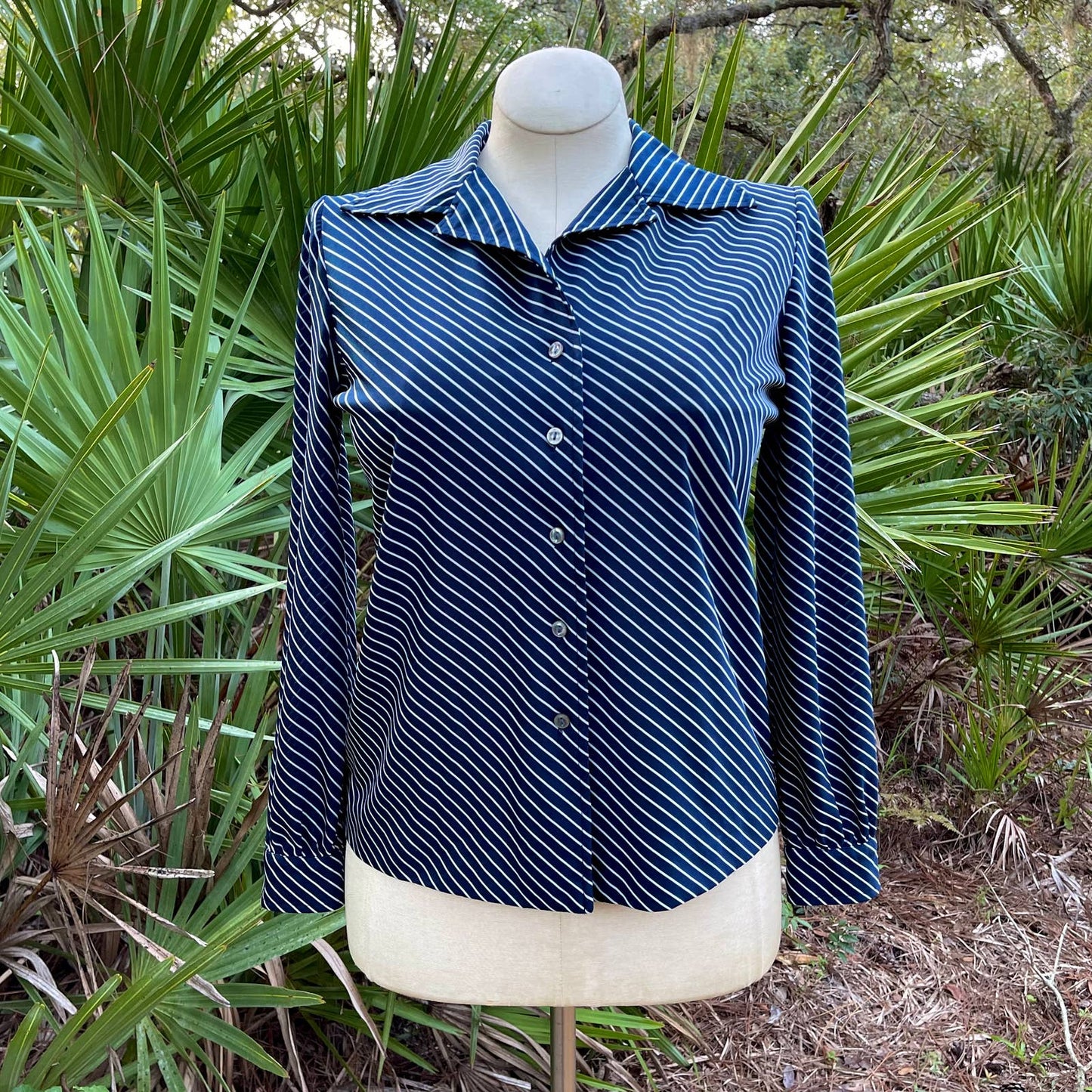Vintage 70s Blouse Blue and White Striped Polyester Collar Vneck Size 12 M L