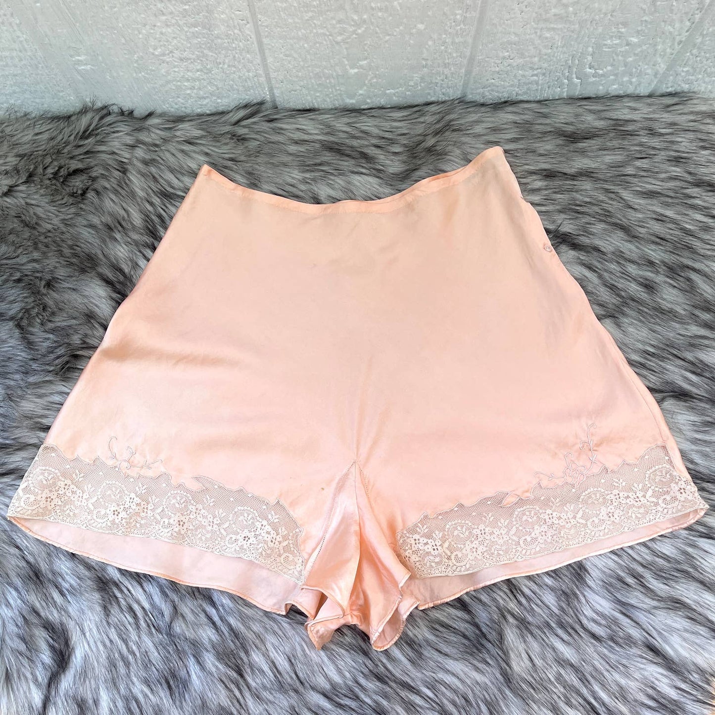 Vintage 20s Peach Silk Tap Pants Buttons Shorts L Bamberger and Co Size S M