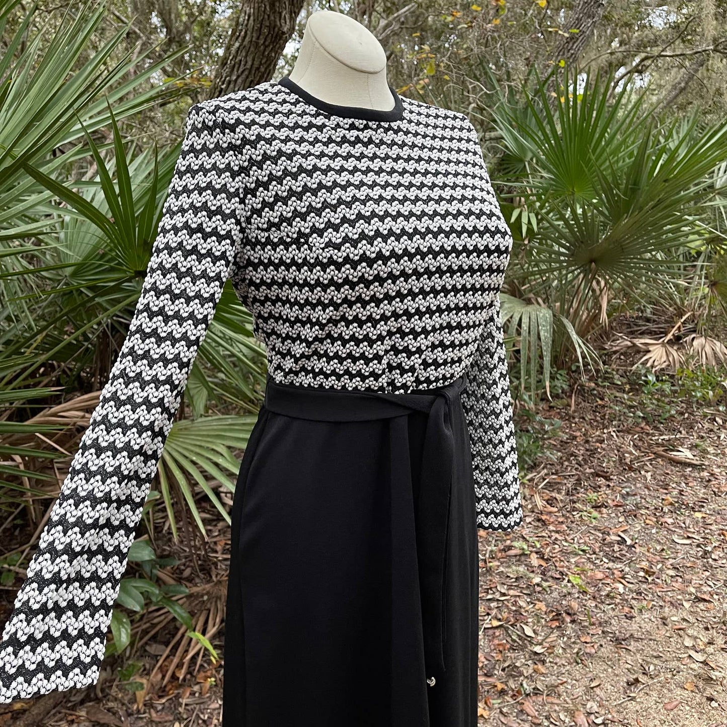 Vintage 70s Maxi Dress Zig Zag Black White Nubby Knit Metallic Lady Carol Size L